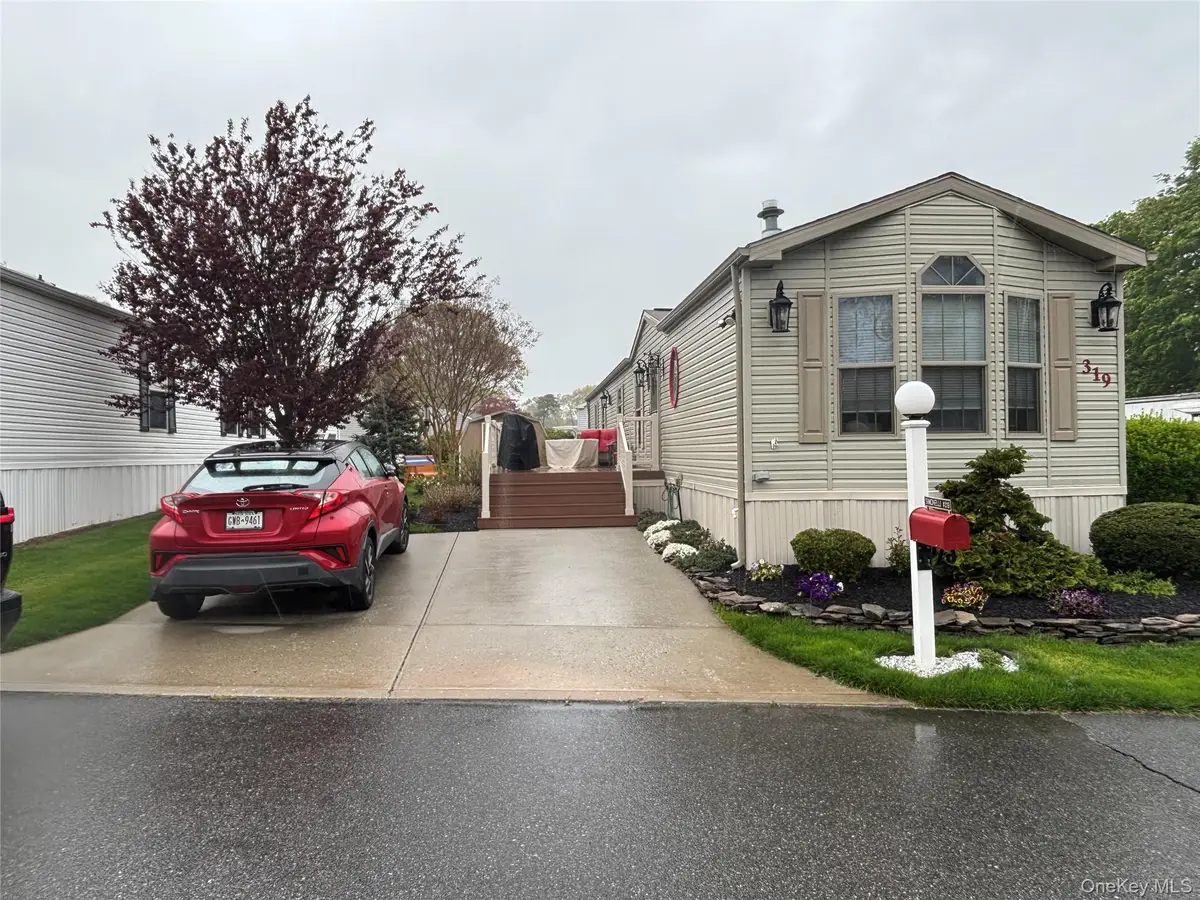 1661 Old Country Road #319, Riverhead, NY 11901 - #1