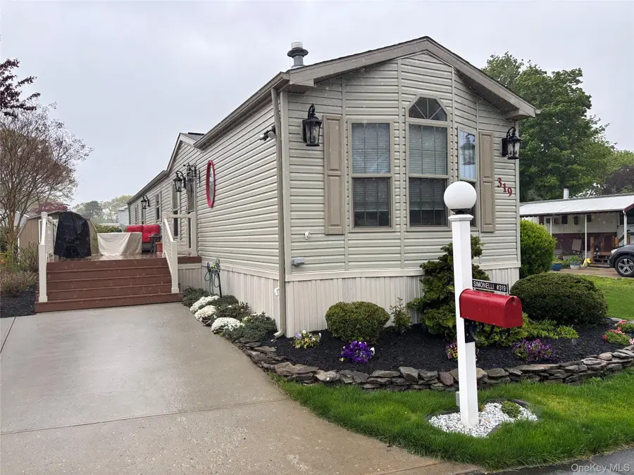 1661 Old Country Road #319, Riverhead, NY 11901 - #3