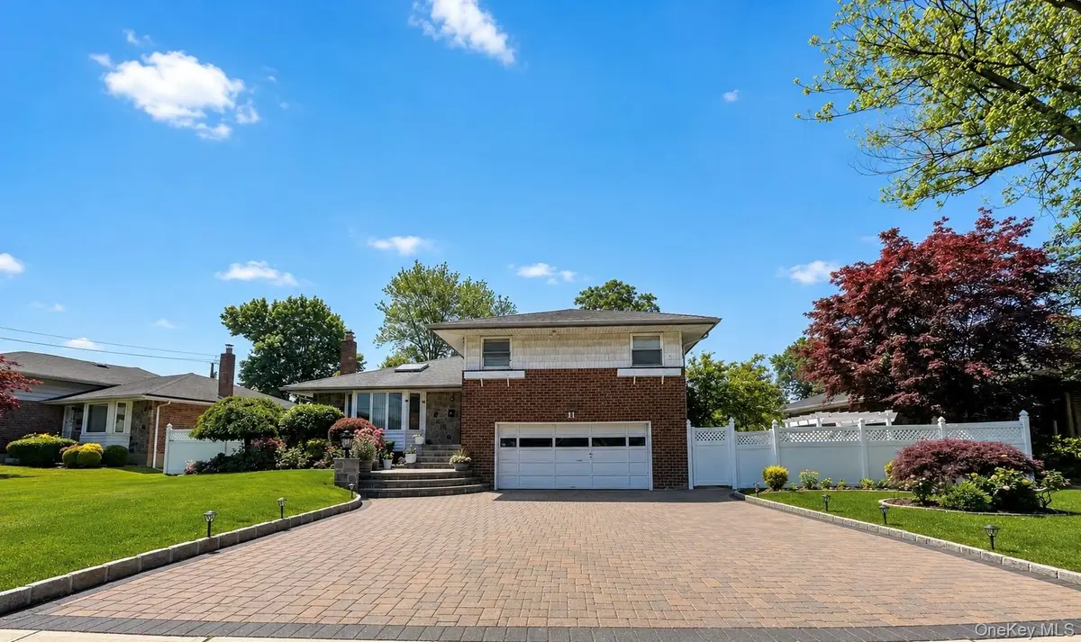 3 Carolyn Court, Syosset, NY 11791 - #1