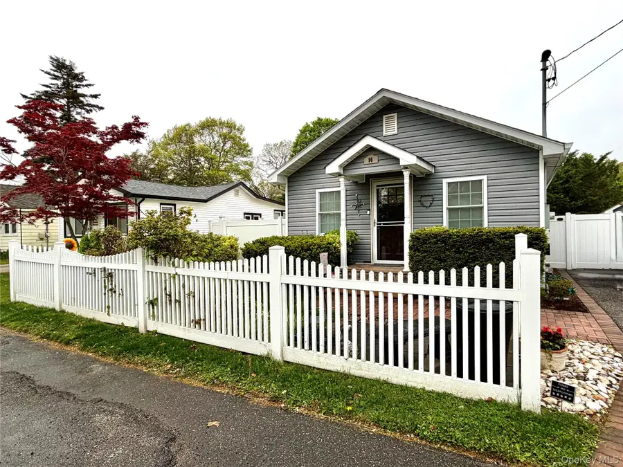 96 Pleasure Avenue, Ronkonkoma, NY 11779 - #3
