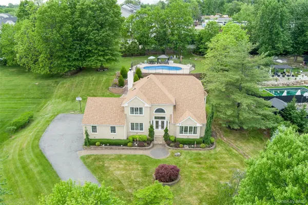 8 Stark Court, New City, NY 10956