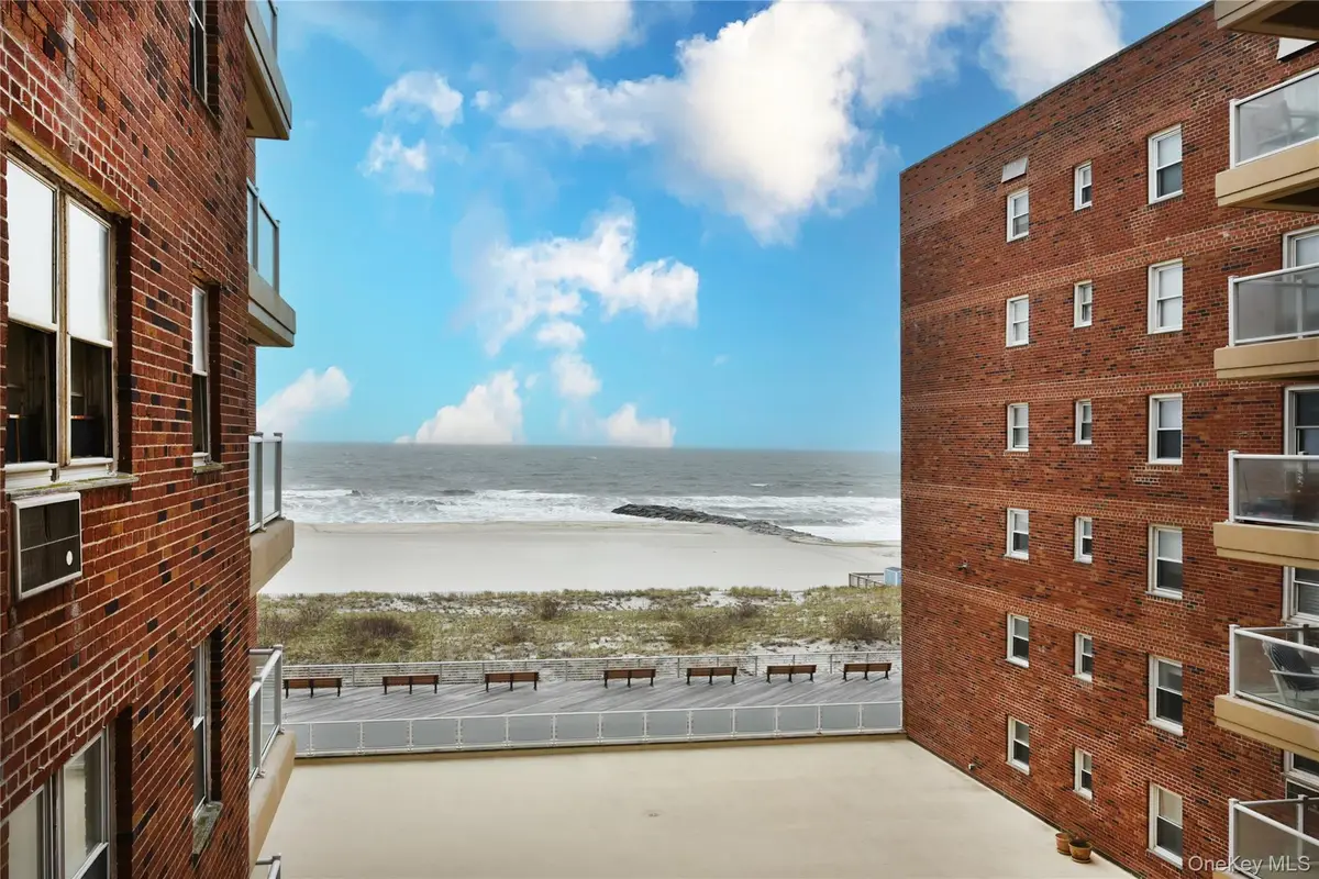 370 W Broadway #4Y, Long Beach, NY 11561 - #1