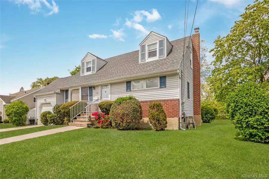 142 Elkton Lane, North Babylon, NY 11703 - #2
