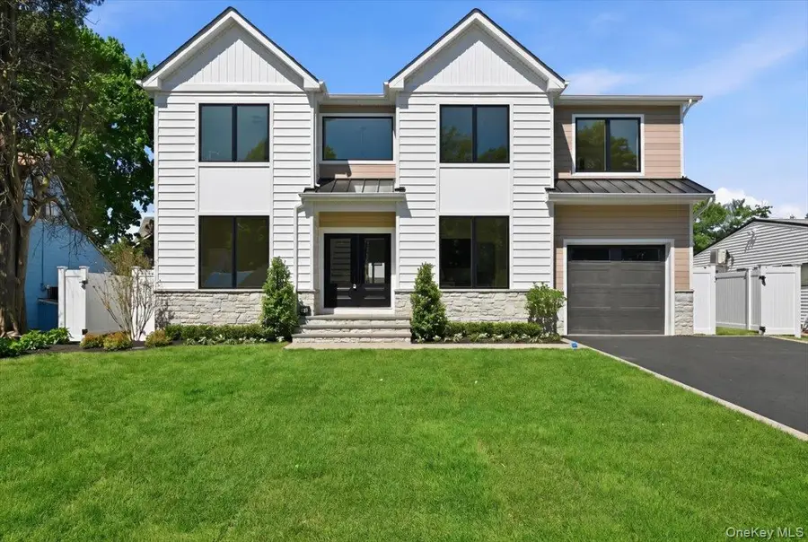 72 Cypress Lane, Westbury, NY 11590 - #2