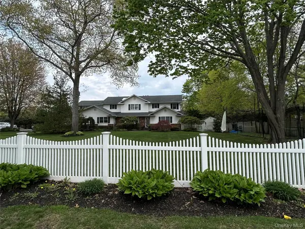 227 Gillette Avenue, Bayport, NY 11705