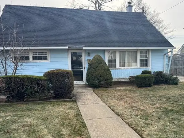 27 Park Lane, Bethpage, NY 11714