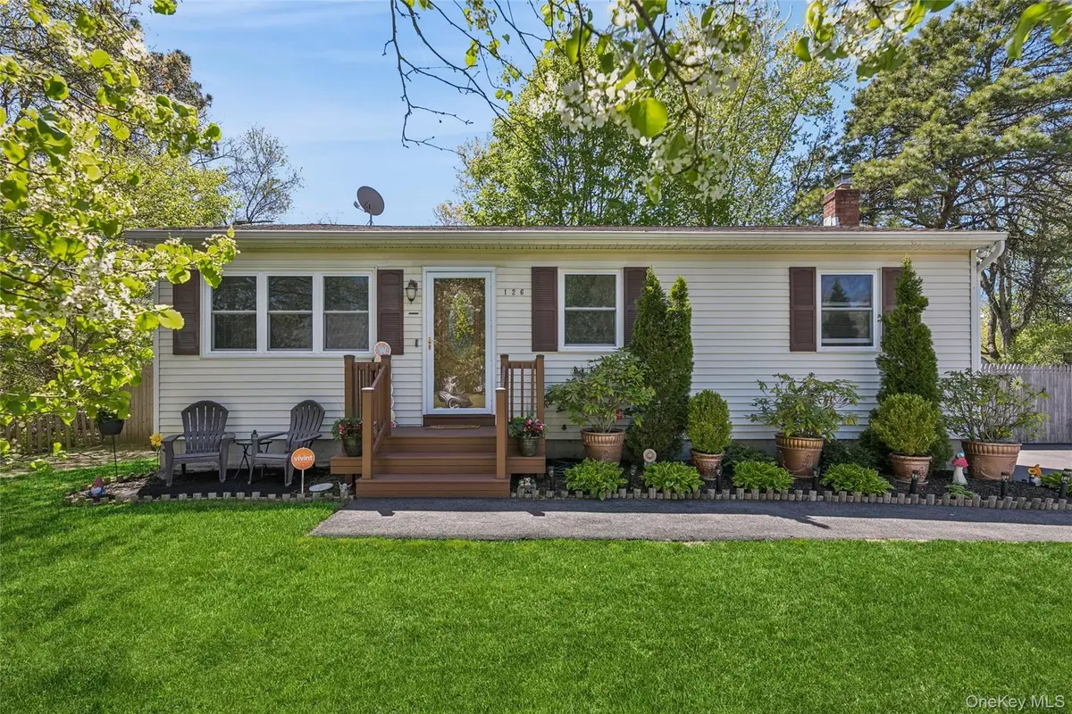 126 New Jersey Avenue, Bellport, NY 11713 - #1