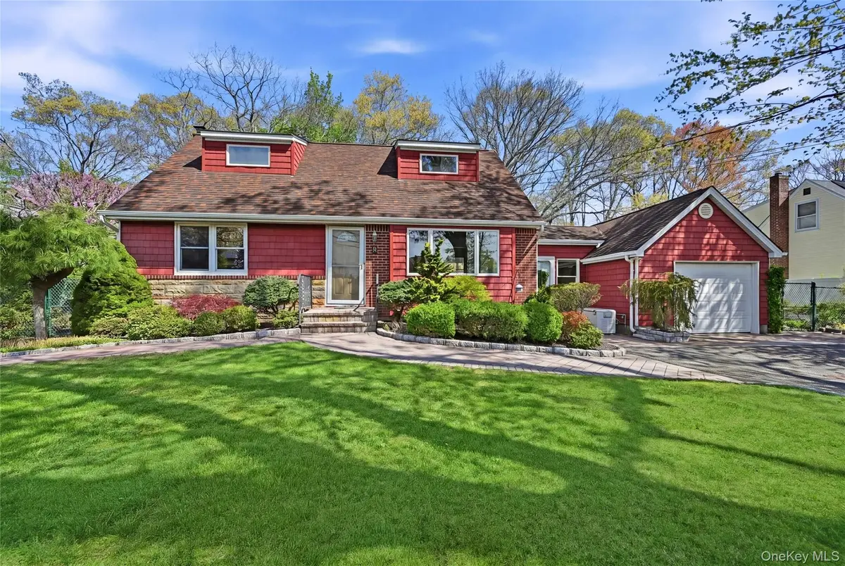 9 Robinson Street, Shoreham, NY 11786 - #1