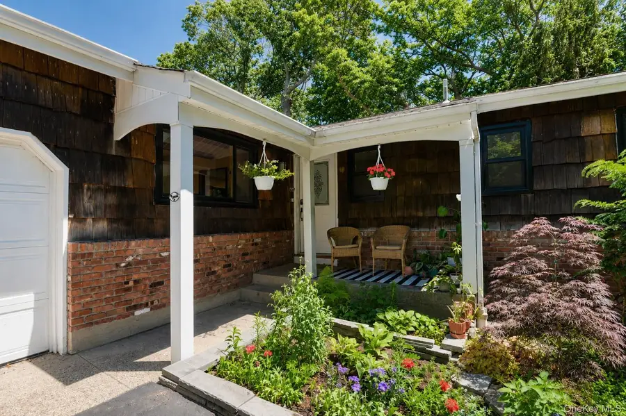 10 Camelot Lane, East Setauket, NY 11733 - #3