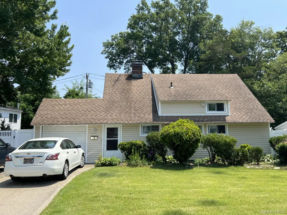 7 Hope, Hicksville, NY 11801 - #1