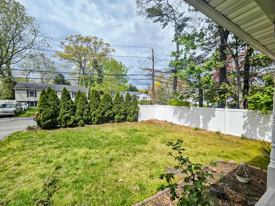 21 Pine Cone Street, Middle Island, NY 11953 - #2