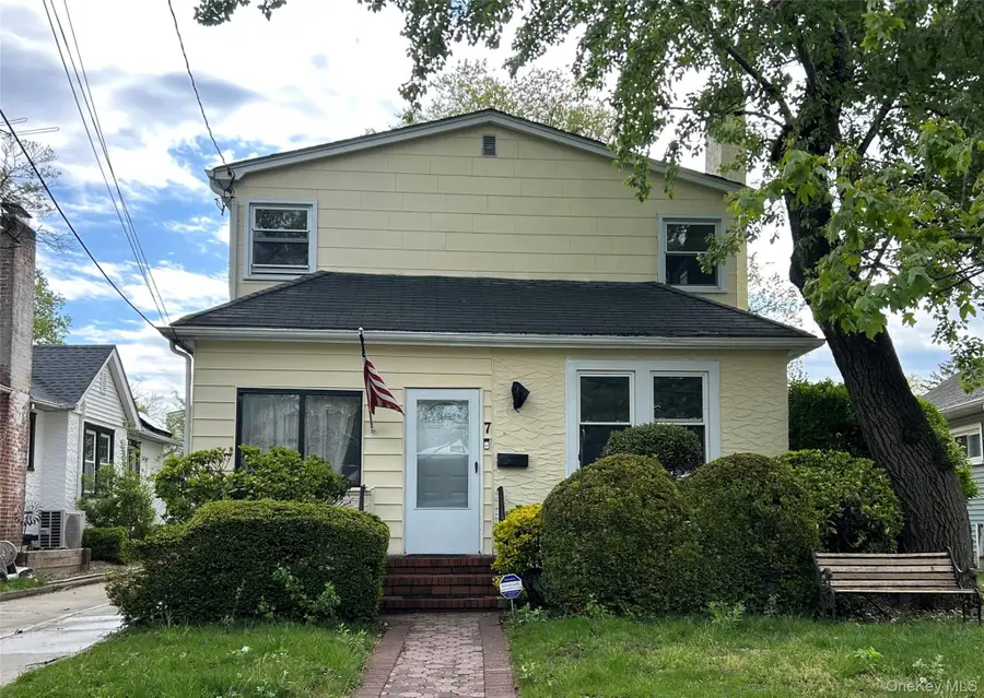 7 Bristol Street, Lynbrook, NY 11563 - #2