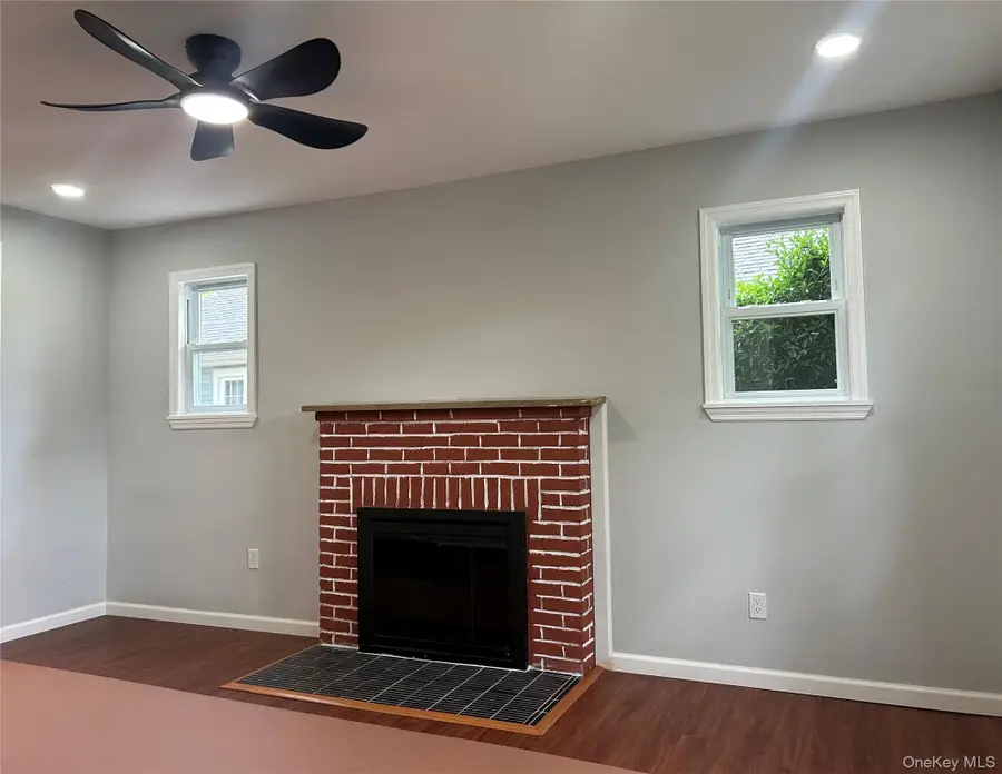 7 Bristol Street, Lynbrook, NY 11563 - #3
