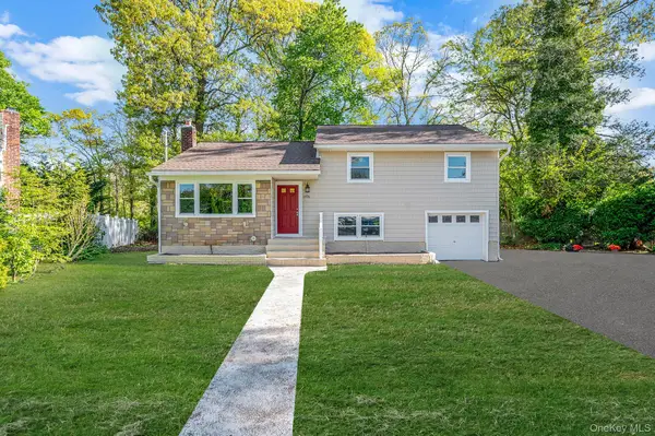 1076 Northgate Court, Uniondale, NY 11553