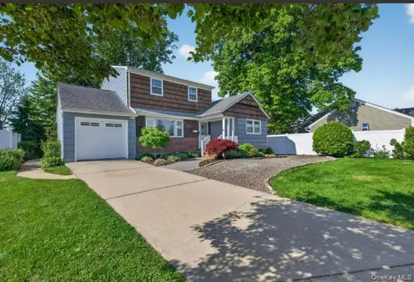 372 N Hickory Street, Massapequa, NY 11758