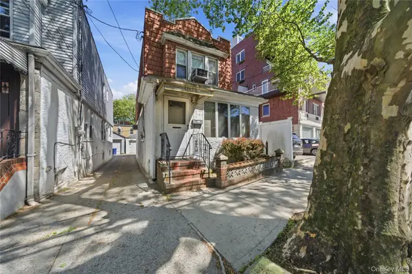 66-71 70th Street, Middle Village, NY 11379