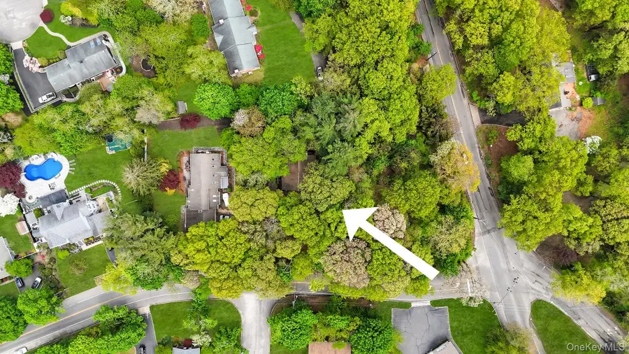 179 Gnarled Hollow Road, East Setauket, NY 11733 - #3