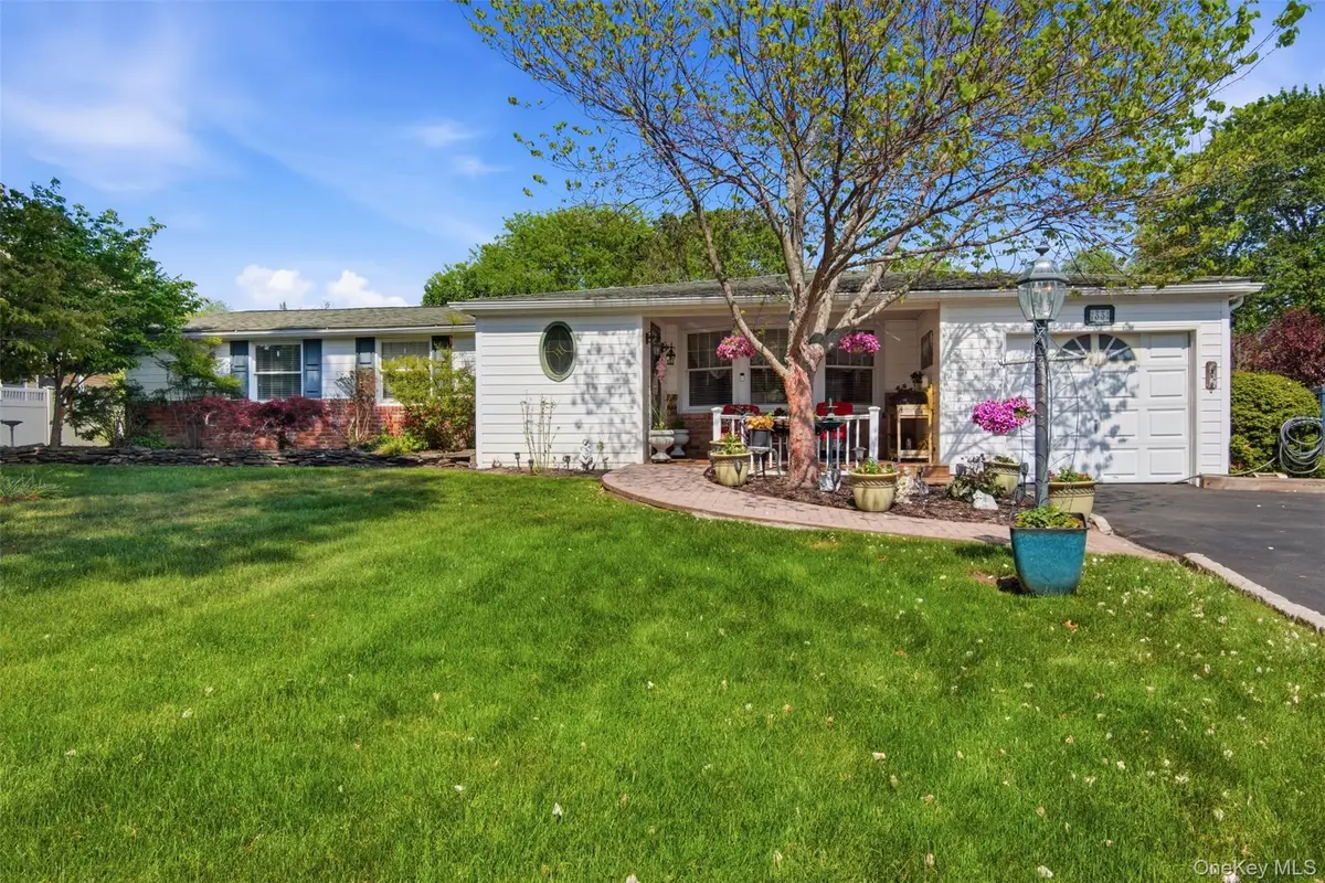 33 Fraternity Lane, Stony Brook, NY 11790 - #1