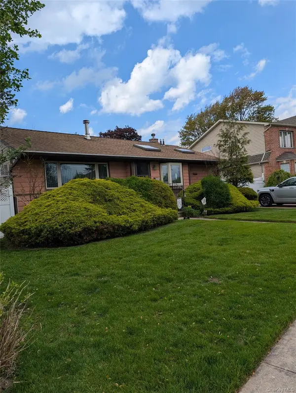 5 Columbia Road, Hicksville, NY 11801