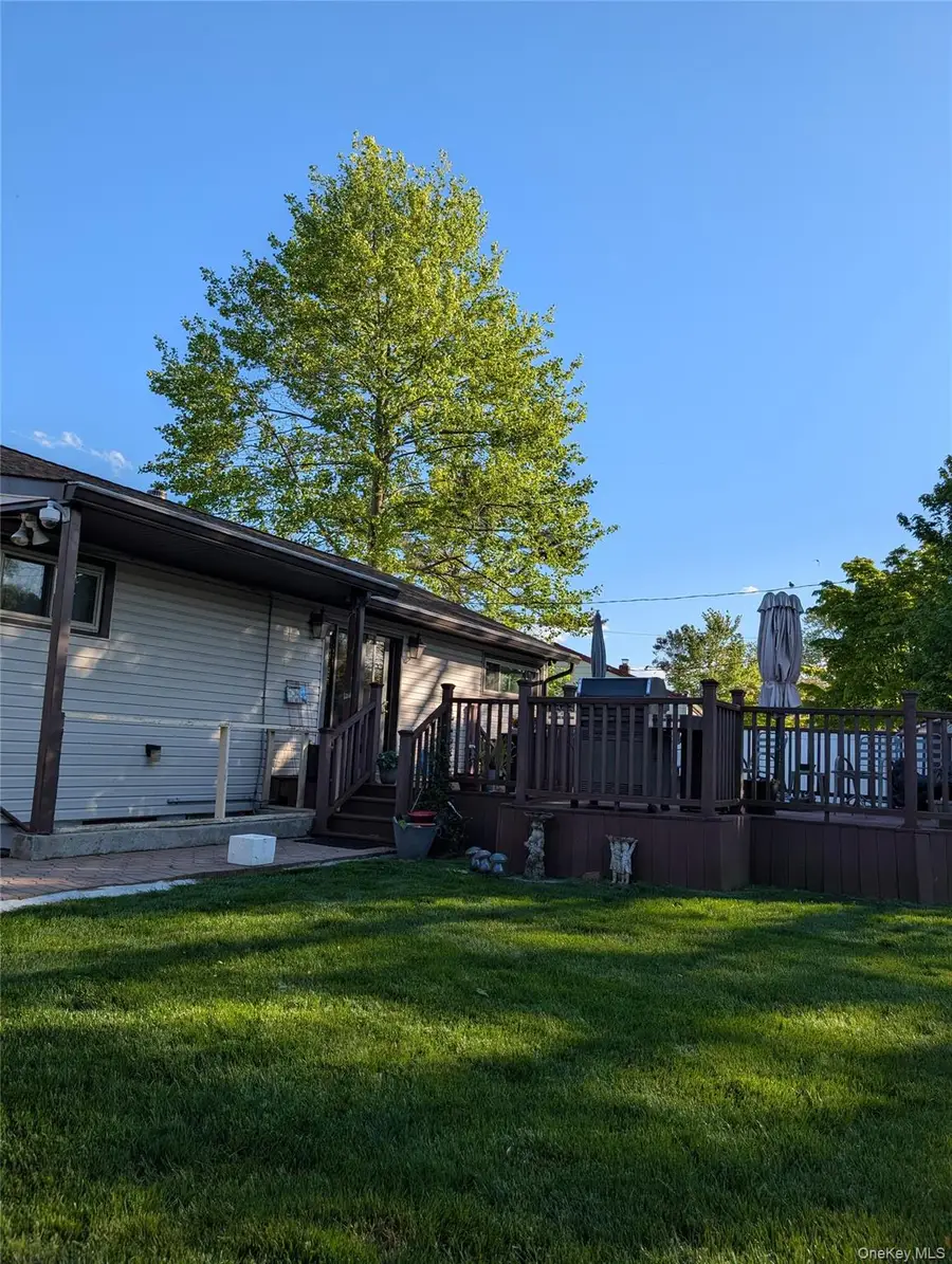 5 Columbia Road, Hicksville, NY 11801 - #3