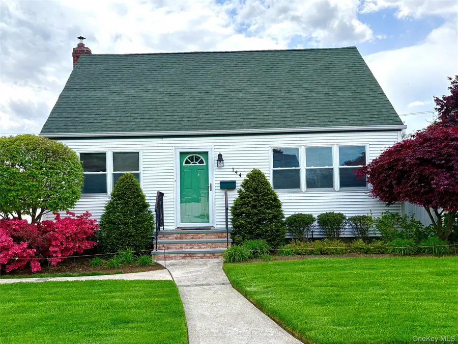 144 Cottage Boulevard, Hicksville, NY 11801 - #2