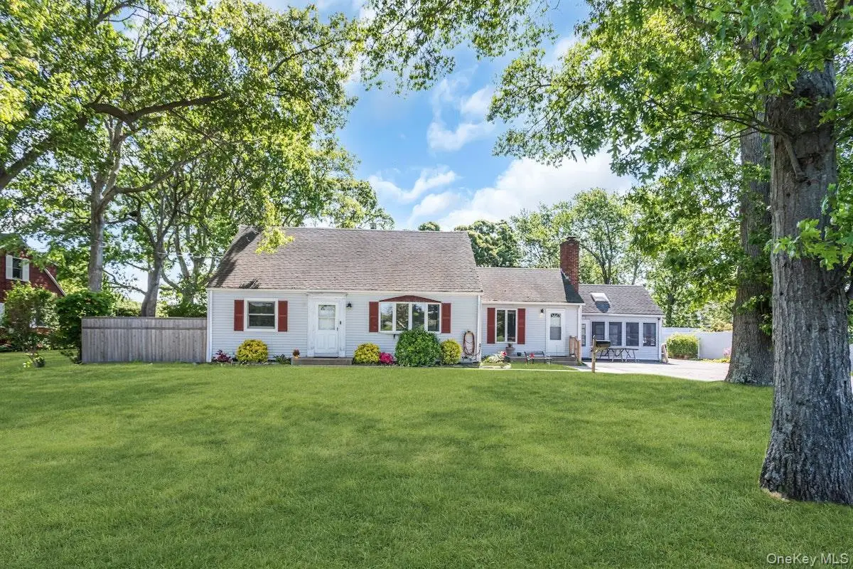 431 Cherry Avenue, West Sayville, NY 11796 - #1
