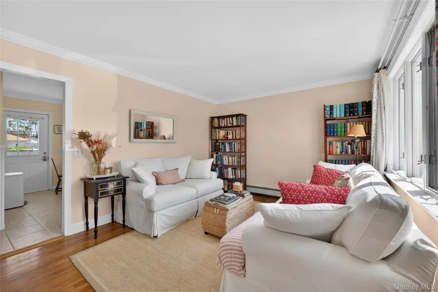 27 Spruce Street, Islip, NY 11751 - #2