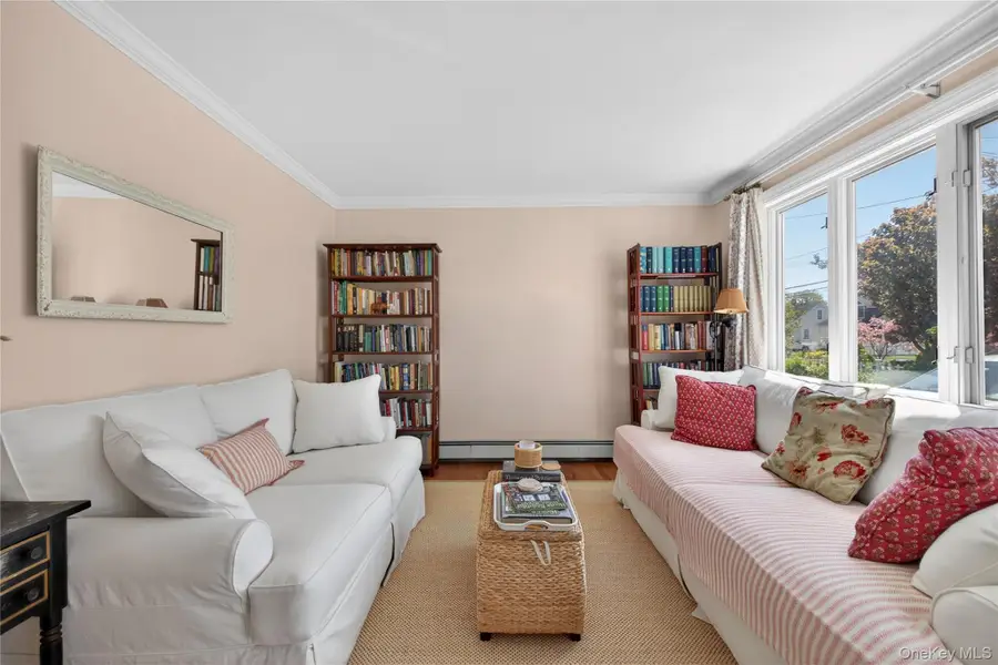 27 Spruce Street, Islip, NY 11751 - #3