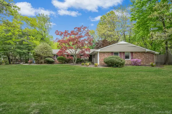 35 Pembrook Drive, Stony Brook, NY 11790