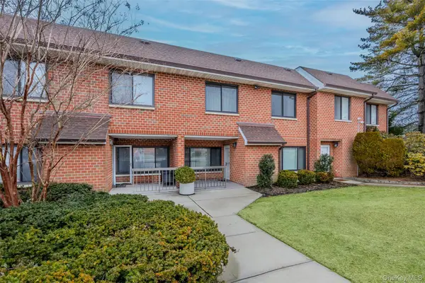 99 S Park Avenue #28, Rockville Centre, NY 11570