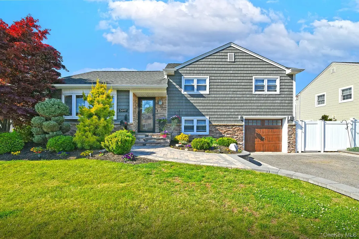 3697 Regent Lane, Wantagh, NY 11793 - #1