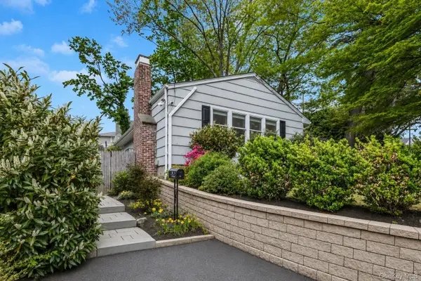 10 Minetta Court, Huntington, NY 11743