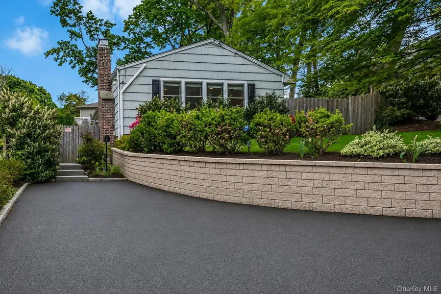 10 Minetta Court, Huntington, NY 11743 - #2