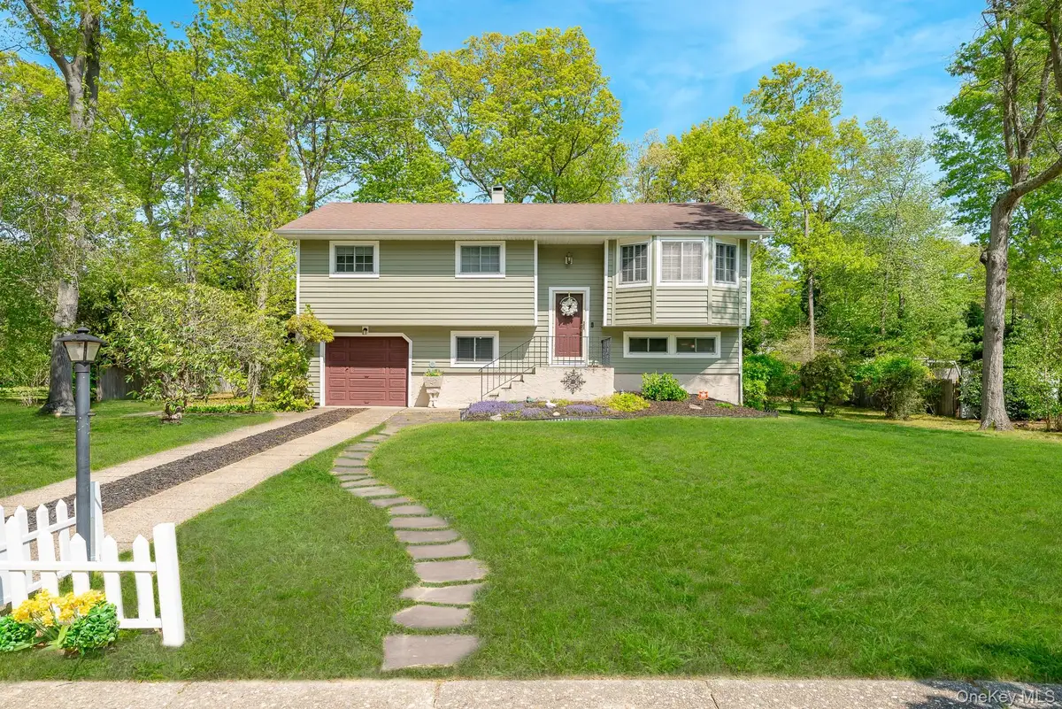 247 Bow Drive, Hauppauge, NY 11788 - #1