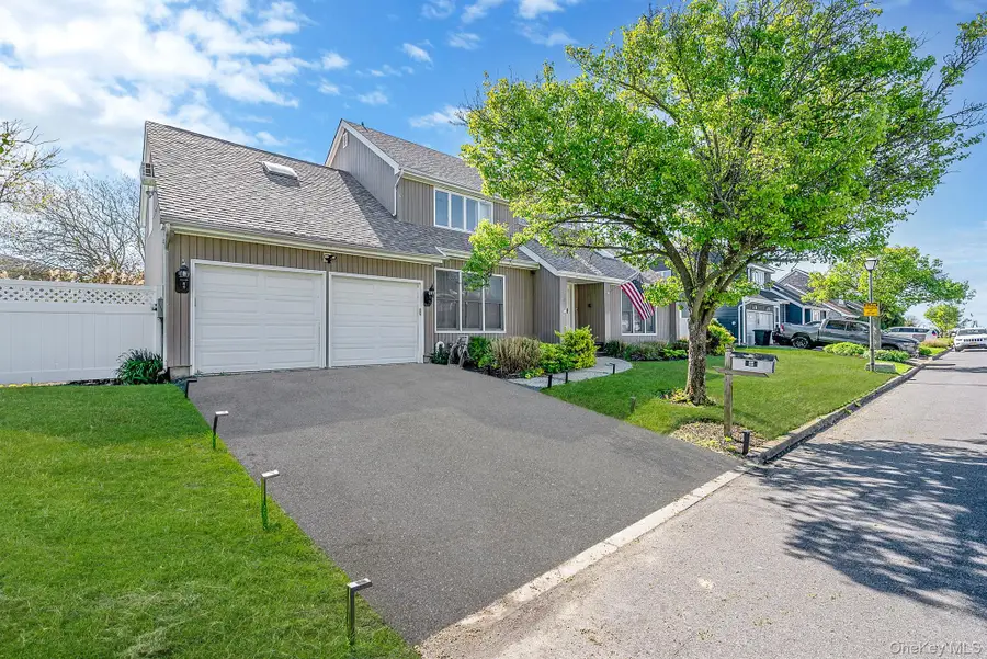 810 Anthony Drive, Lindenhurst, NY 11757 - #3