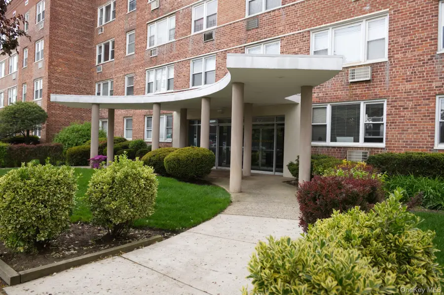 100 S Ocean Avenue S #2R, Freeport, NY 11520 - #2