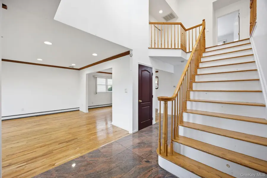 16 6th Avenue, New Hyde Park, NY 11040 - #3