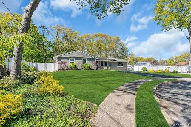 31 Peak Street, Ronkonkoma, NY 11779 - #2