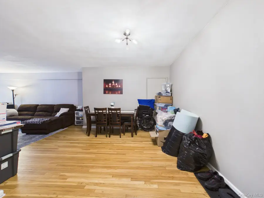12 Westchester Avenue #2L, White Plains, NY 10601 - #2