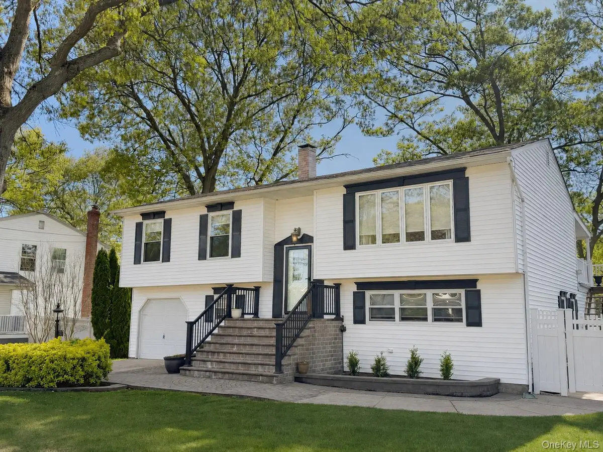 72 Avenue B, Holbrook, NY 11741 - #1
