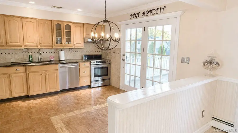 72 Avenue B, Holbrook, NY 11741 - #2
