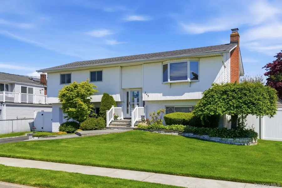 243 N Delaware Avenue, North Massapequa, NY 11758 - #3