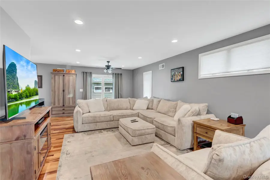 209 Center Bay Drive, West Islip, NY 11795 - #3