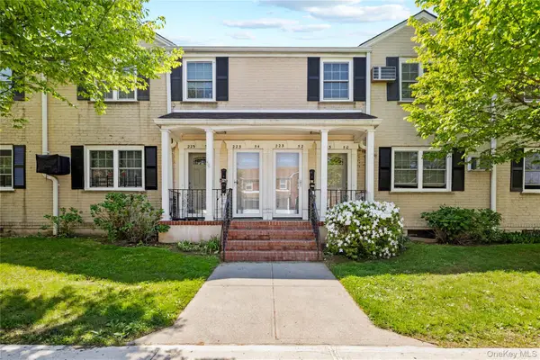 223-52 65th Avenue #52B, Oakland Gardens, NY 11364
