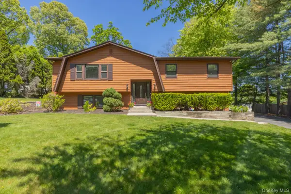 4 Apple Court, Nanuet, NY 10954