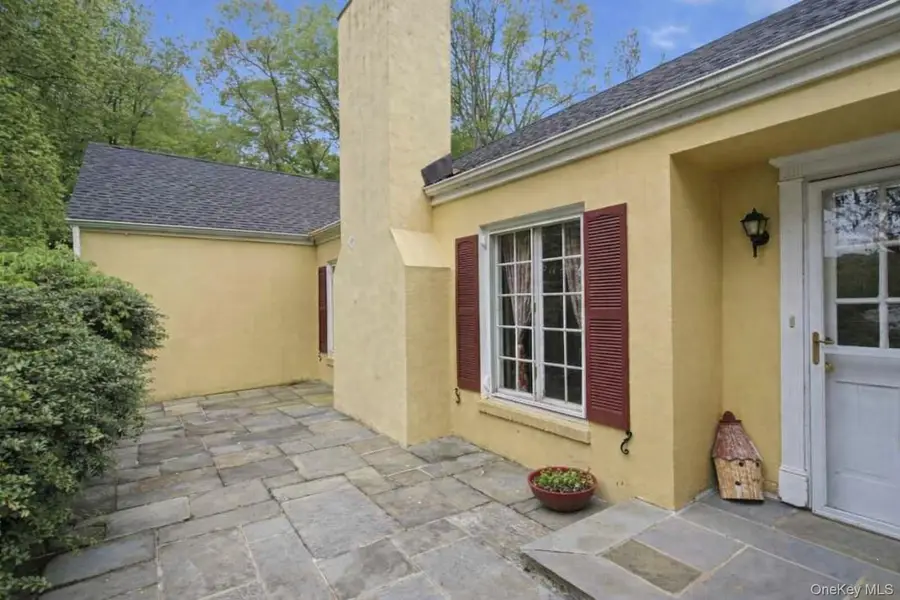 5 Primrose Street, Katonah, NY 10536 - #2