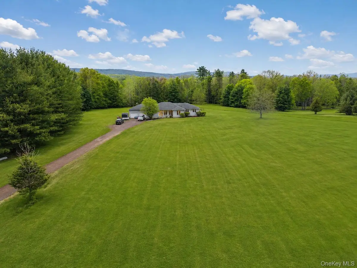 354 Petticoat Lane, Bloomingburg, NY 12721 - #1