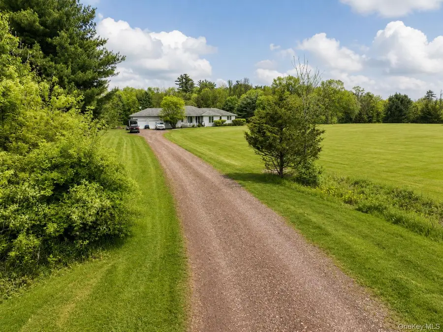 354 Petticoat Lane, Bloomingburg, NY 12721 - #2