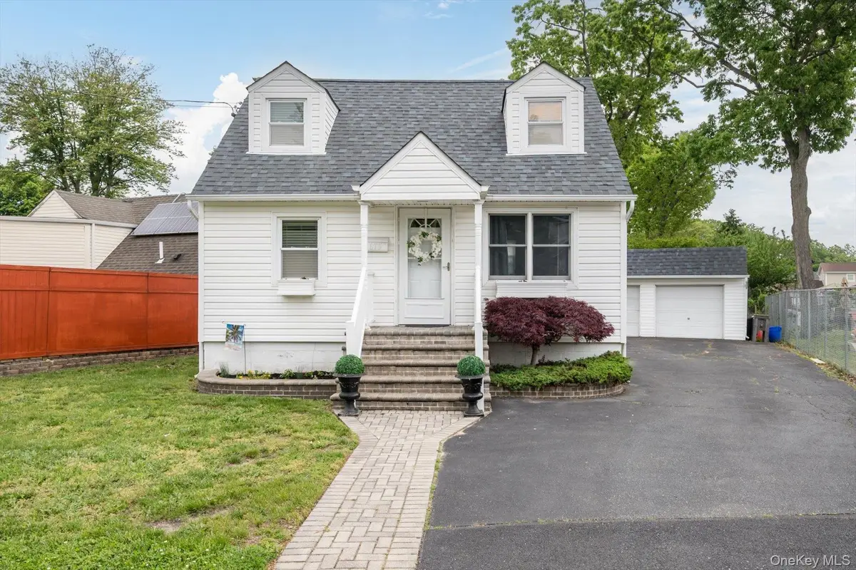 675 Little East Neck Road, West Babylon, NY 11704 - #1
