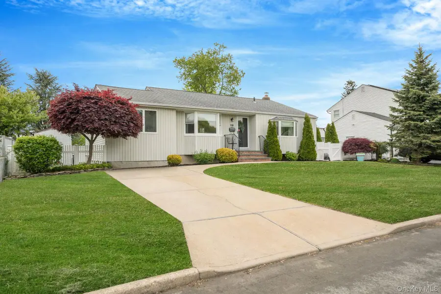 29 Franklin Street, Islip, NY 11751 - #2